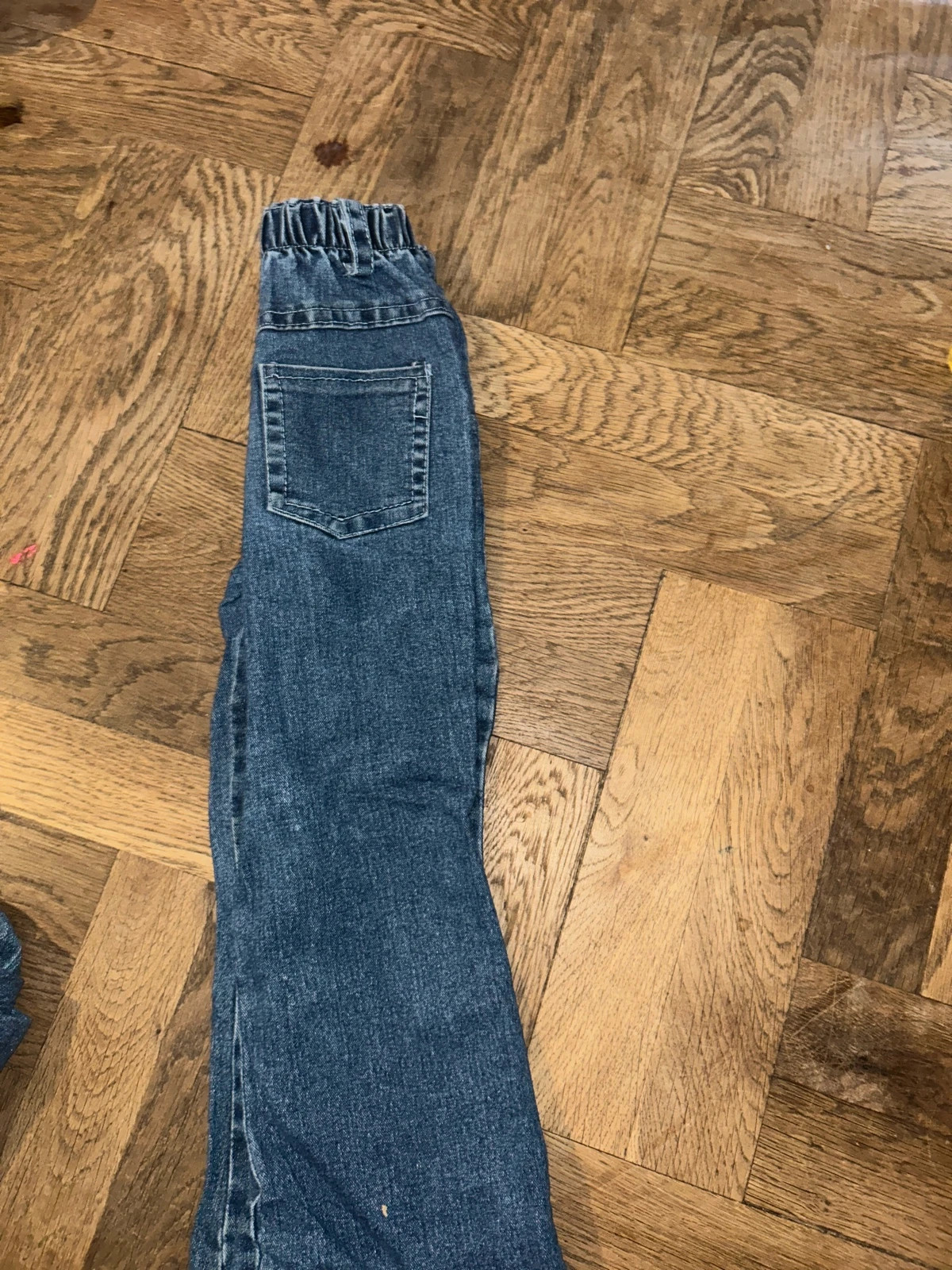 Pantalon 4 ans – pas de marque – taille 4 ans / 104 cm 2