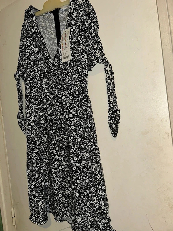 Mini robe d’été fleuri taille 34 New Yorker