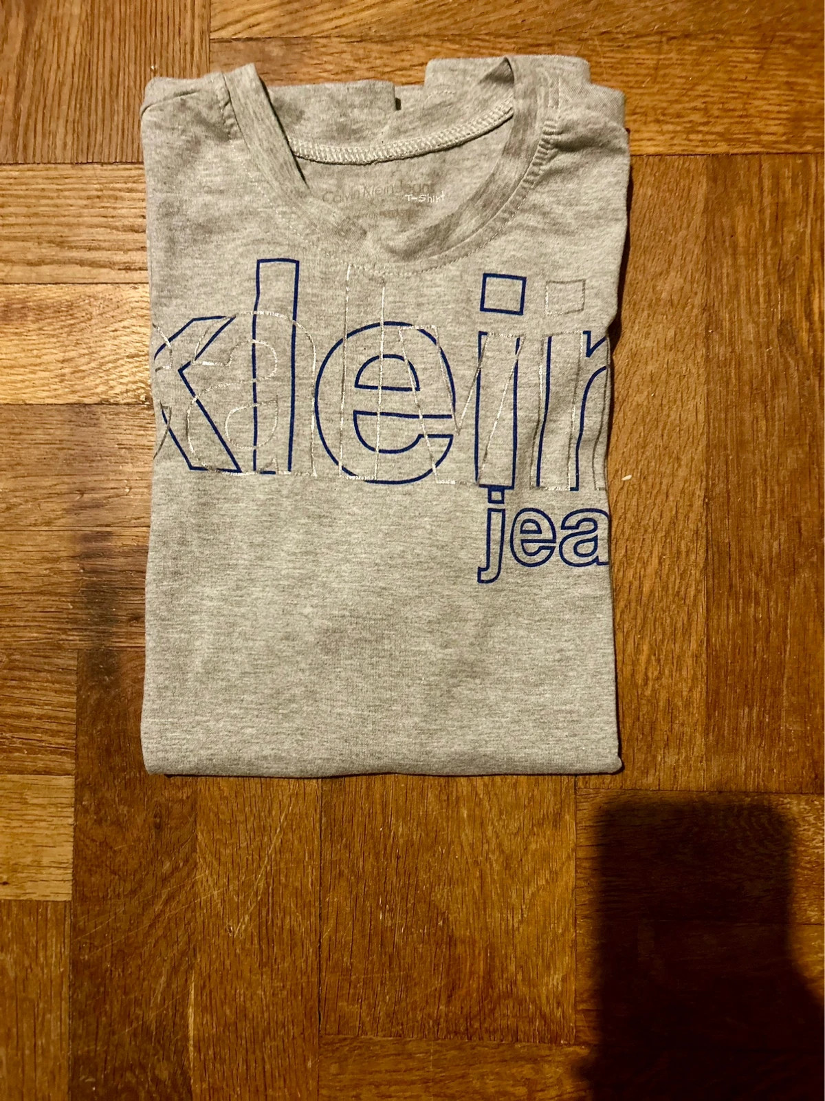 T-shirt Calvin Klein taille S – Calvin Klein – taille S 2