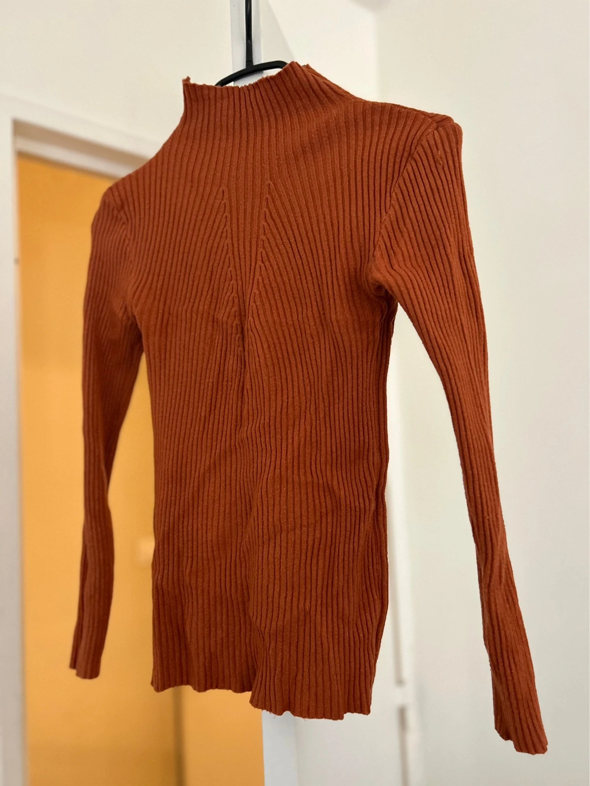 Pull col roulé taille M