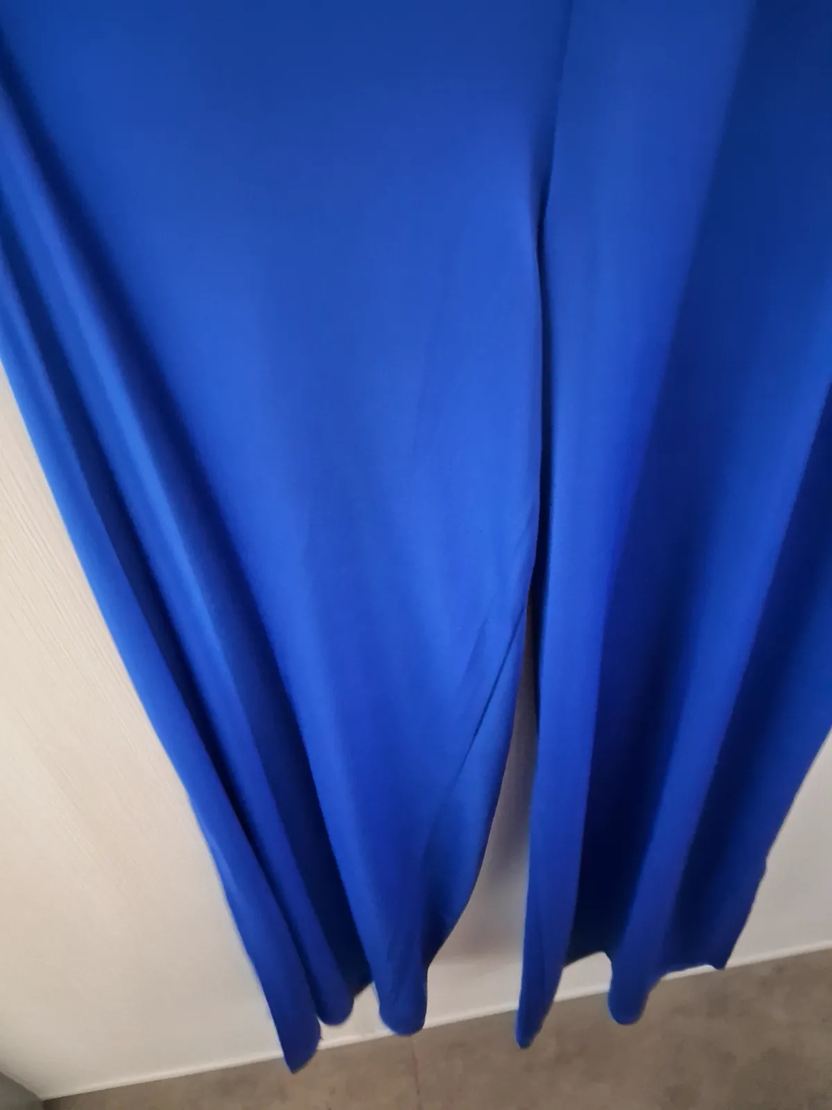 Combinaison pantalon Sfera bleue à encolure américaine – Sfera – taille M 4