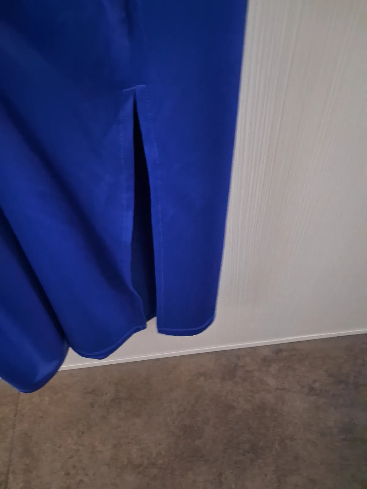 Combinaison pantalon Sfera bleue à encolure américaine – Sfera – taille M 5
