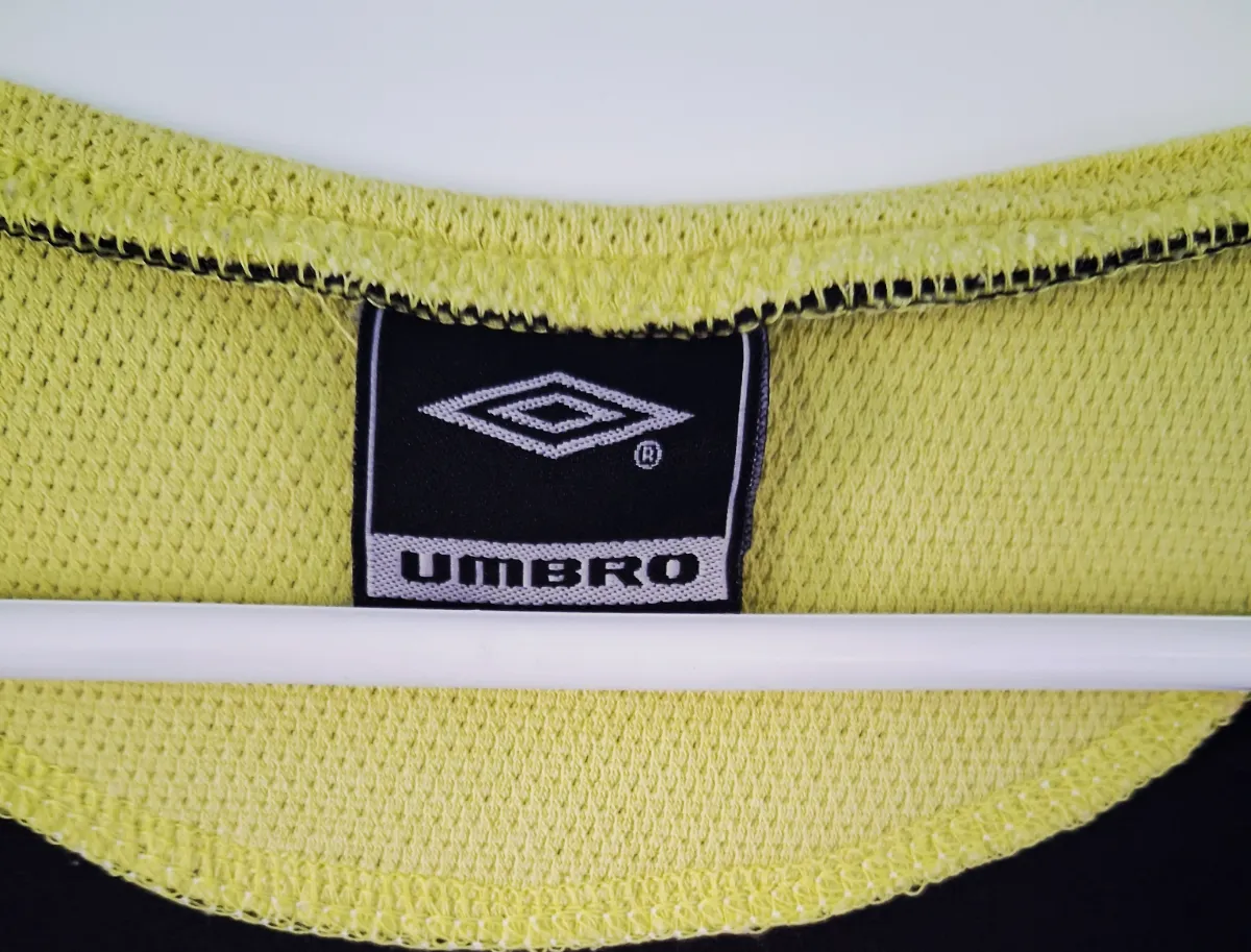 Haut cache-cœur Umbro noir et jaune – Umbro – taille L 3