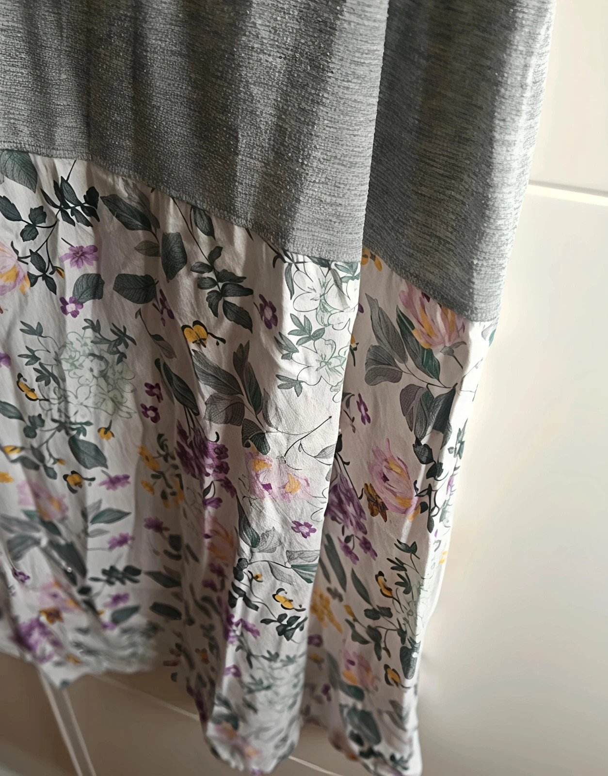 Vestido gris con #flores Tu Clothing #Talla50/52 (medidas) No envío por Vinteg Go 🙏 – Tu clothing – taille 5XL / 50 / 22 2