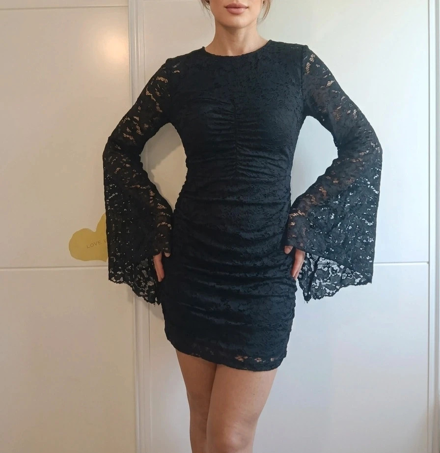 Vestido corto negro de encaje con mangas acampanadas - Talla Única 💎 No envío por Vinteg Go
