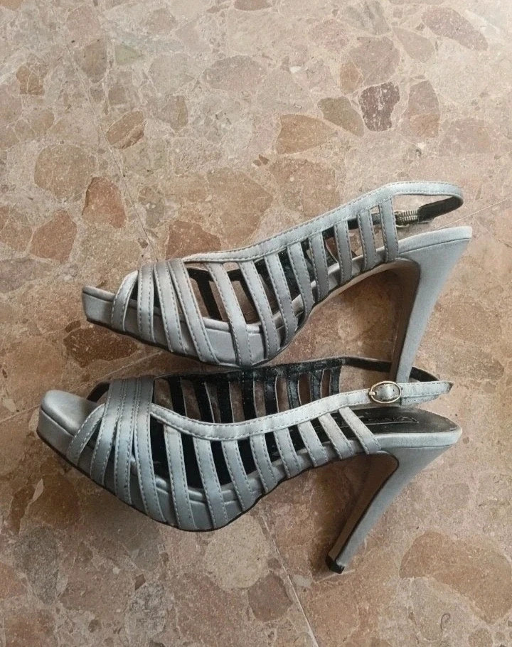 Sandalias fiesta Viral gris plata Lorena Carreras T.39 No envío por Vinteg Go 🙏 – Lorena Carreras – taille 39 3