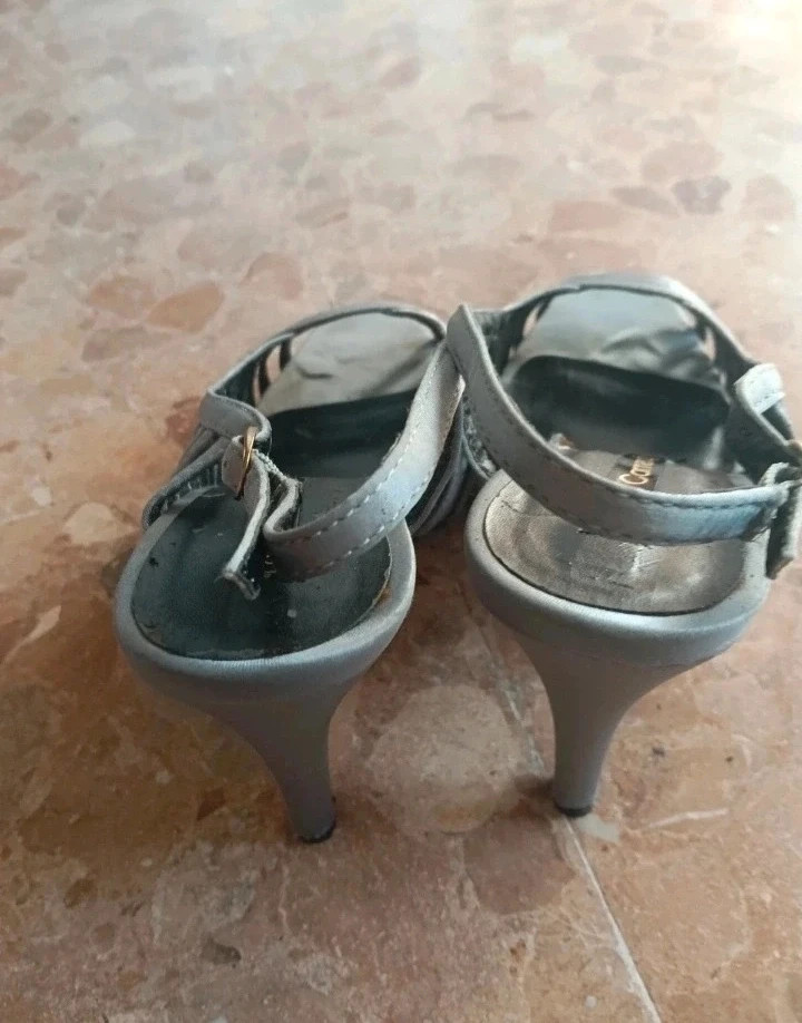 Sandalias fiesta Viral gris plata Lorena Carreras T.39 No envío por Vinteg Go 🙏 – Lorena Carreras – taille 39 5
