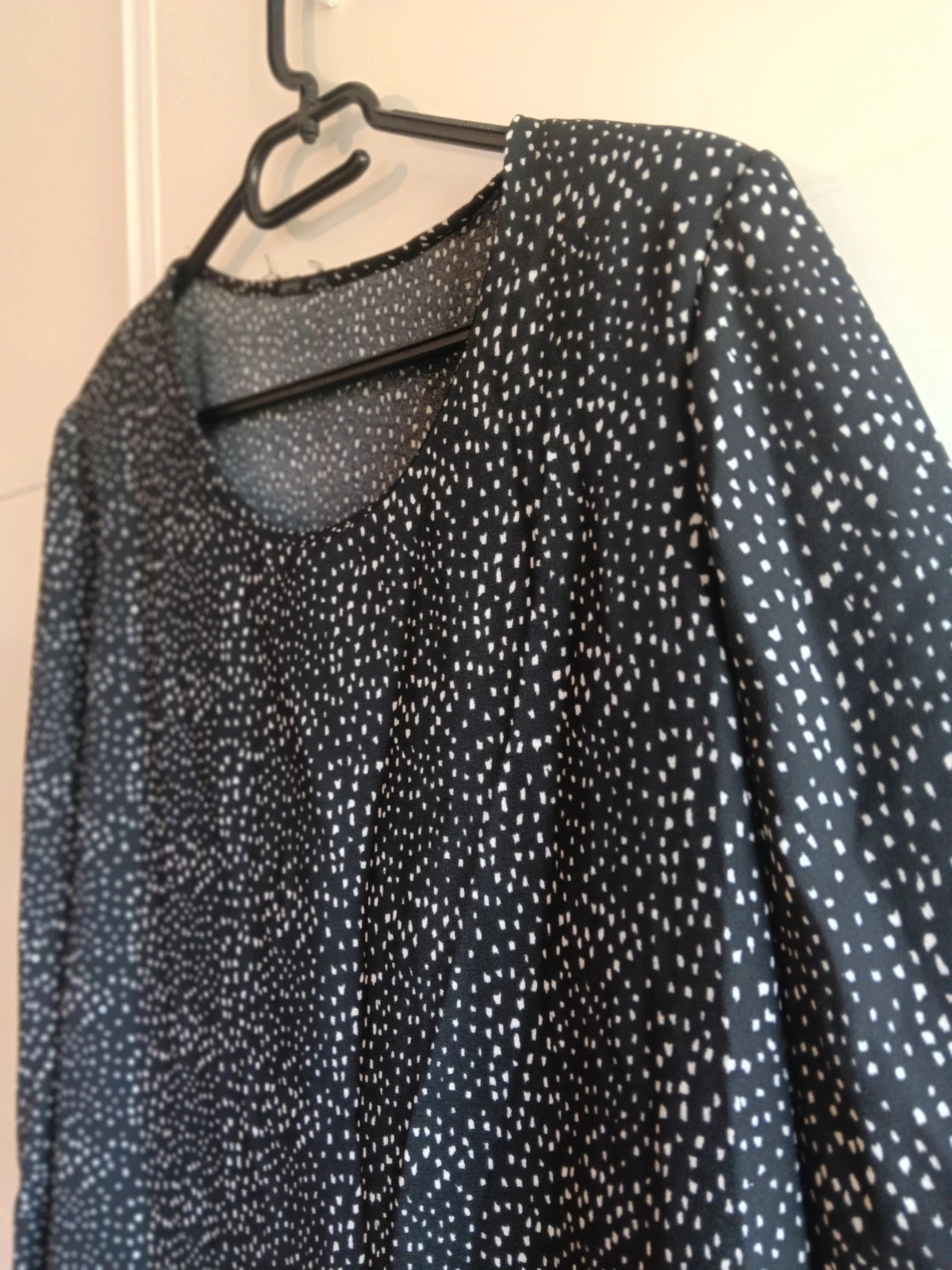 Blusa Topitos Negra 🥭 Viral con hombreras Talla XL(42) No envío por Vinteg Go 🙏 – Mango – taille XL / 42 / 14 3