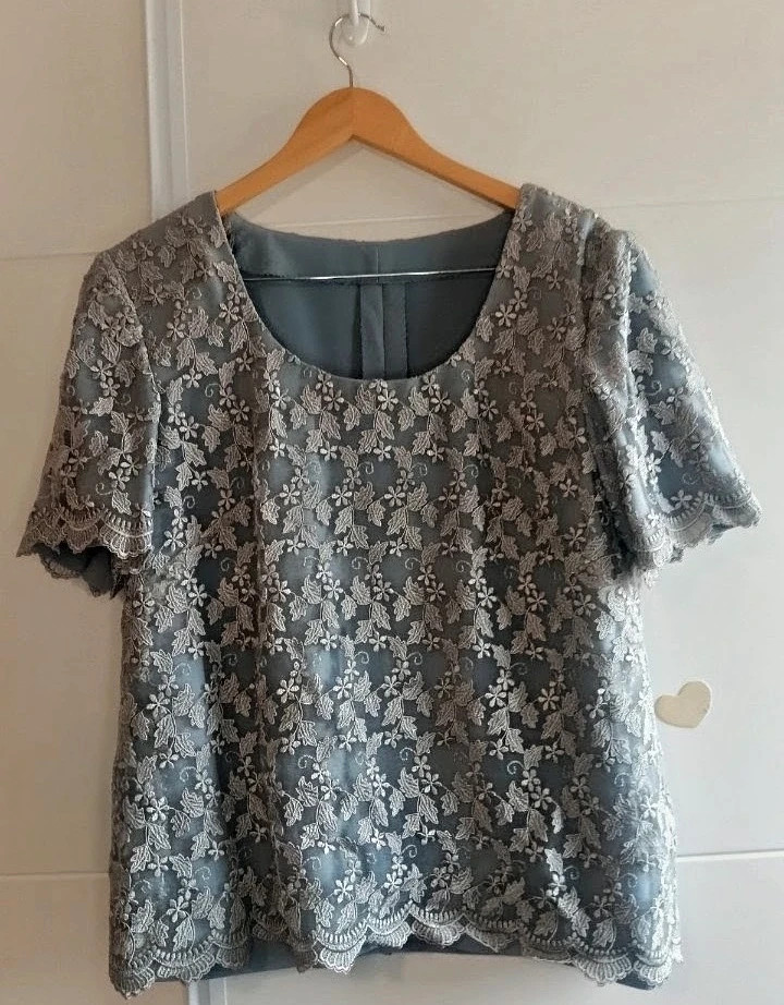 Precioso Conjunto 3 piezas fiesta Blusa encaje, Falda , Estola) Talla 44 viral medidas – taille XXL / 44 / 16 2