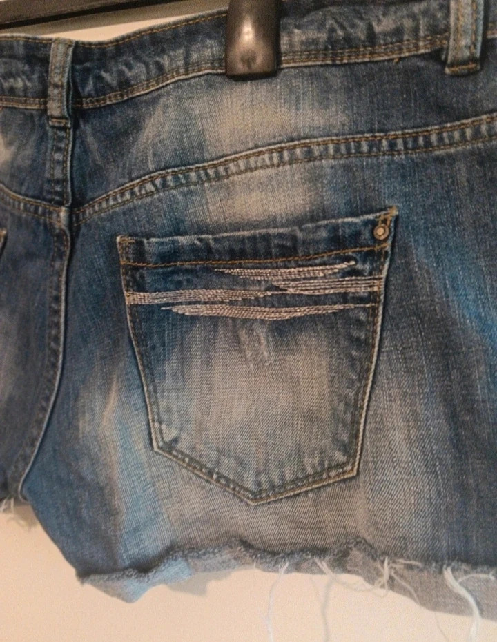 Short vaquero deshilachado Suiteblanco T40 No envío por Vinteg Go 🙏 – SuiteBlanco – taille L / 40 / 12 4