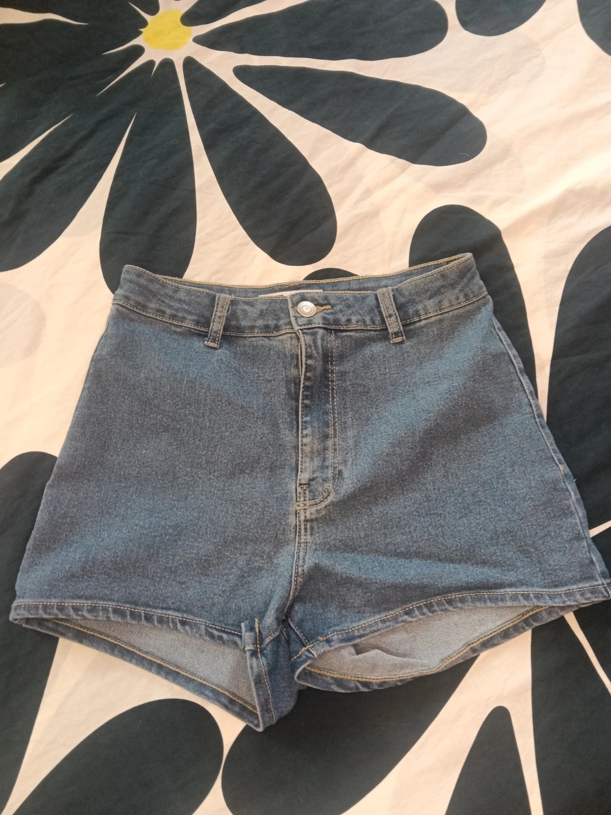 Pack de 2 shorts vaqueros de tiro alto de Bershka alla 38. – Bershka – taille M / 38 / 10 2