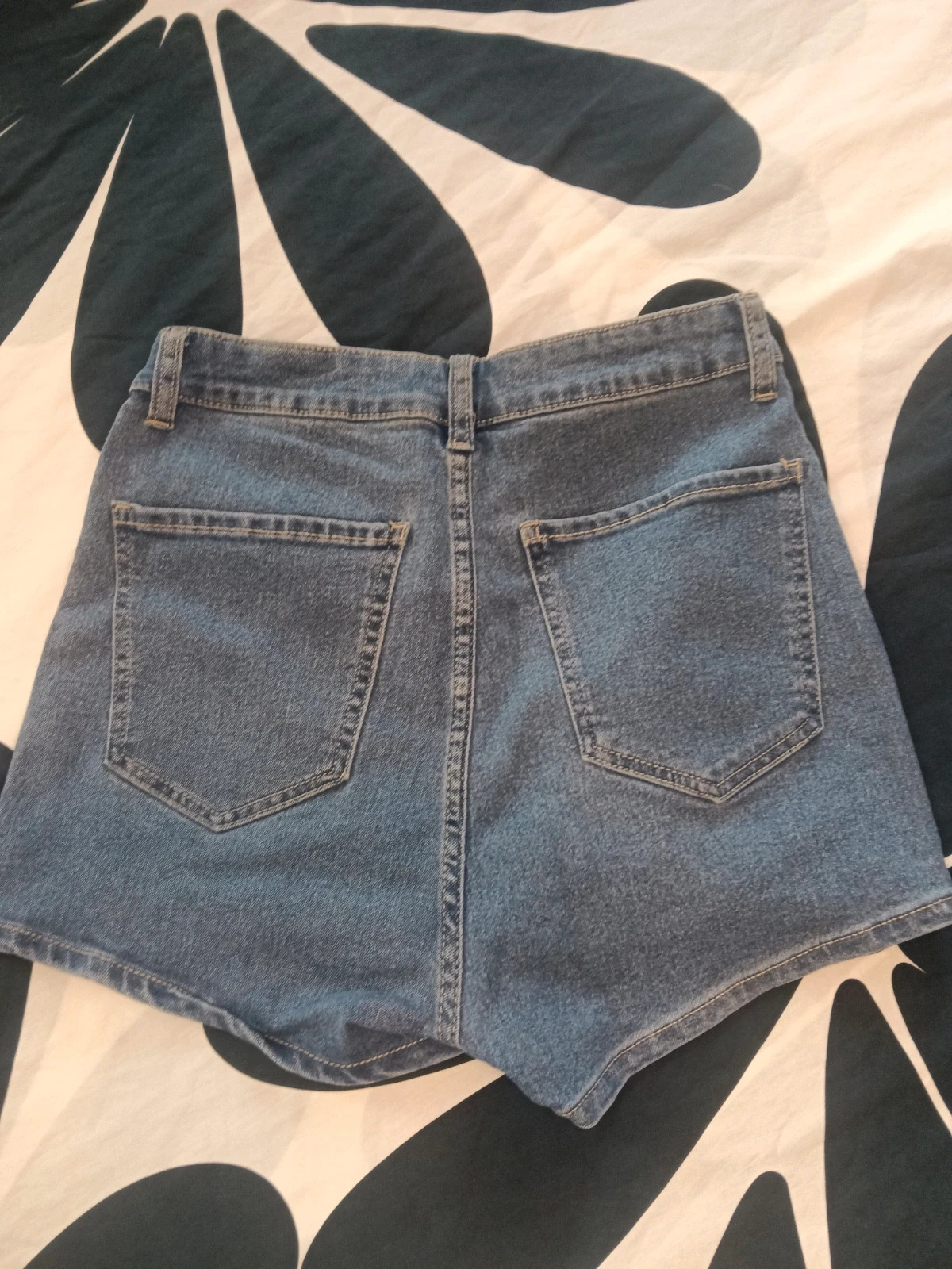 Pack de 2 shorts vaqueros de tiro alto de Bershka alla 38. – Bershka – taille M / 38 / 10 4
