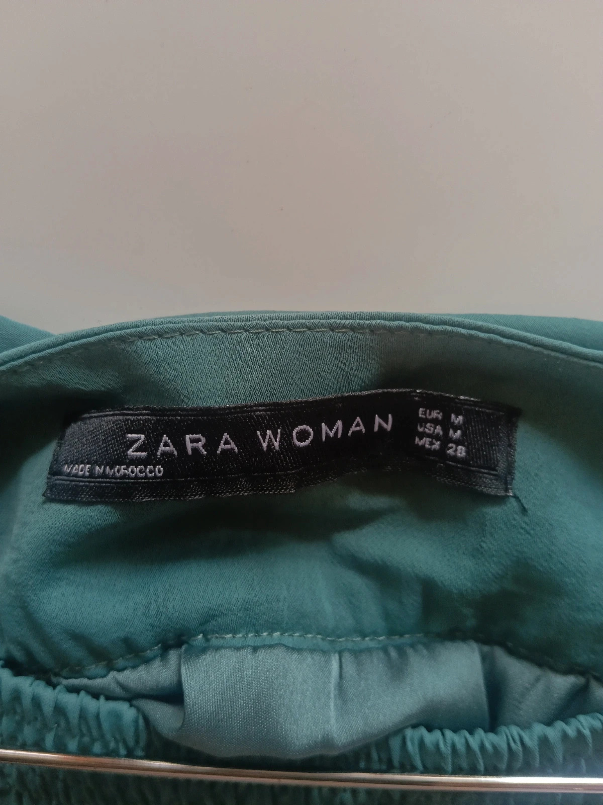 Falda bubble viral verde 🌿 Zara - Talla M No envío por Vinteg Go 🙏 – Zara – taille M / 38 / 10 3