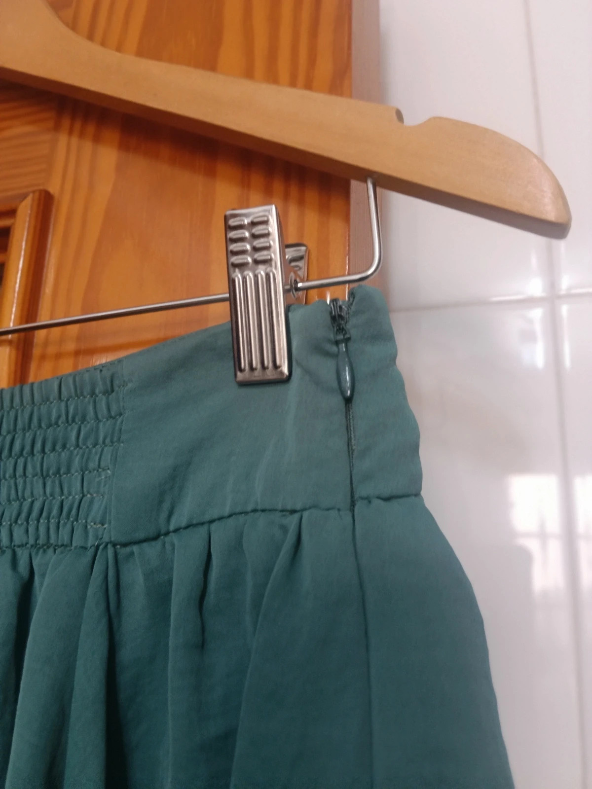 Falda bubble viral verde 🌿 Zara - Talla M No envío por Vinteg Go 🙏 – Zara – taille M / 38 / 10 2