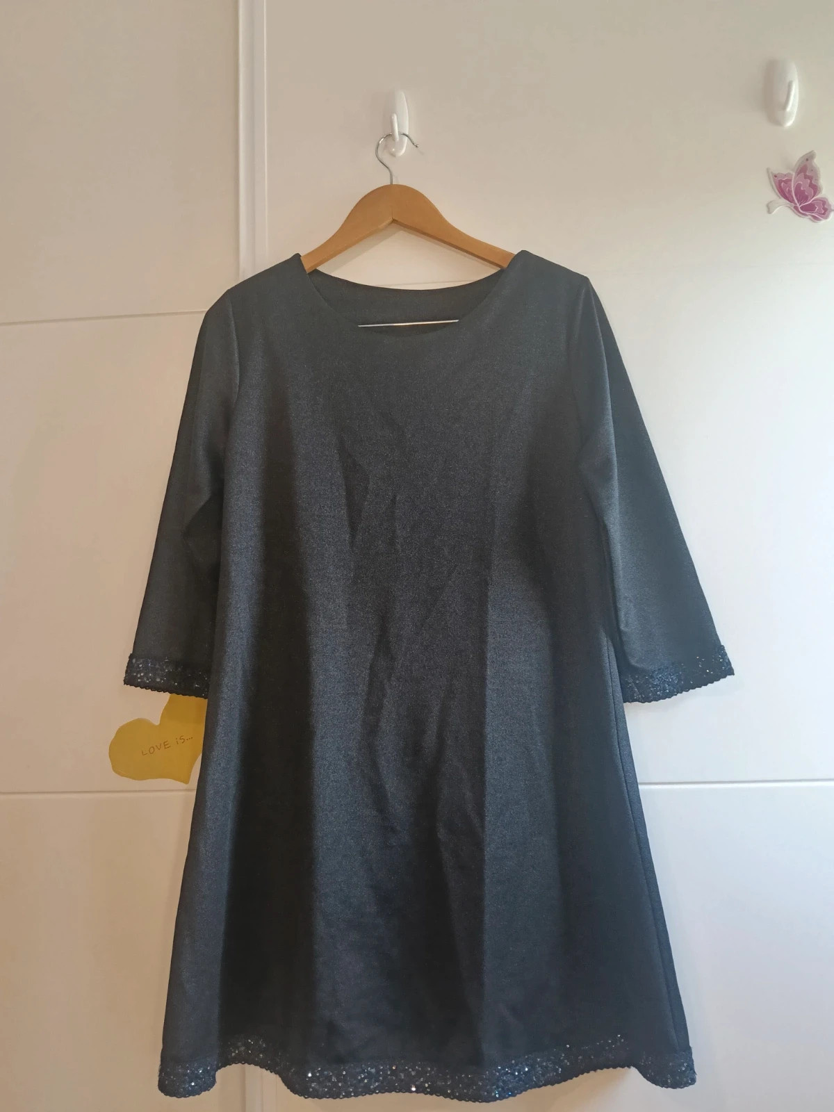Vestido Negro Brillante y2k Talla única ( medidas)con Hombreras No envío por Vinteg Go 🙏