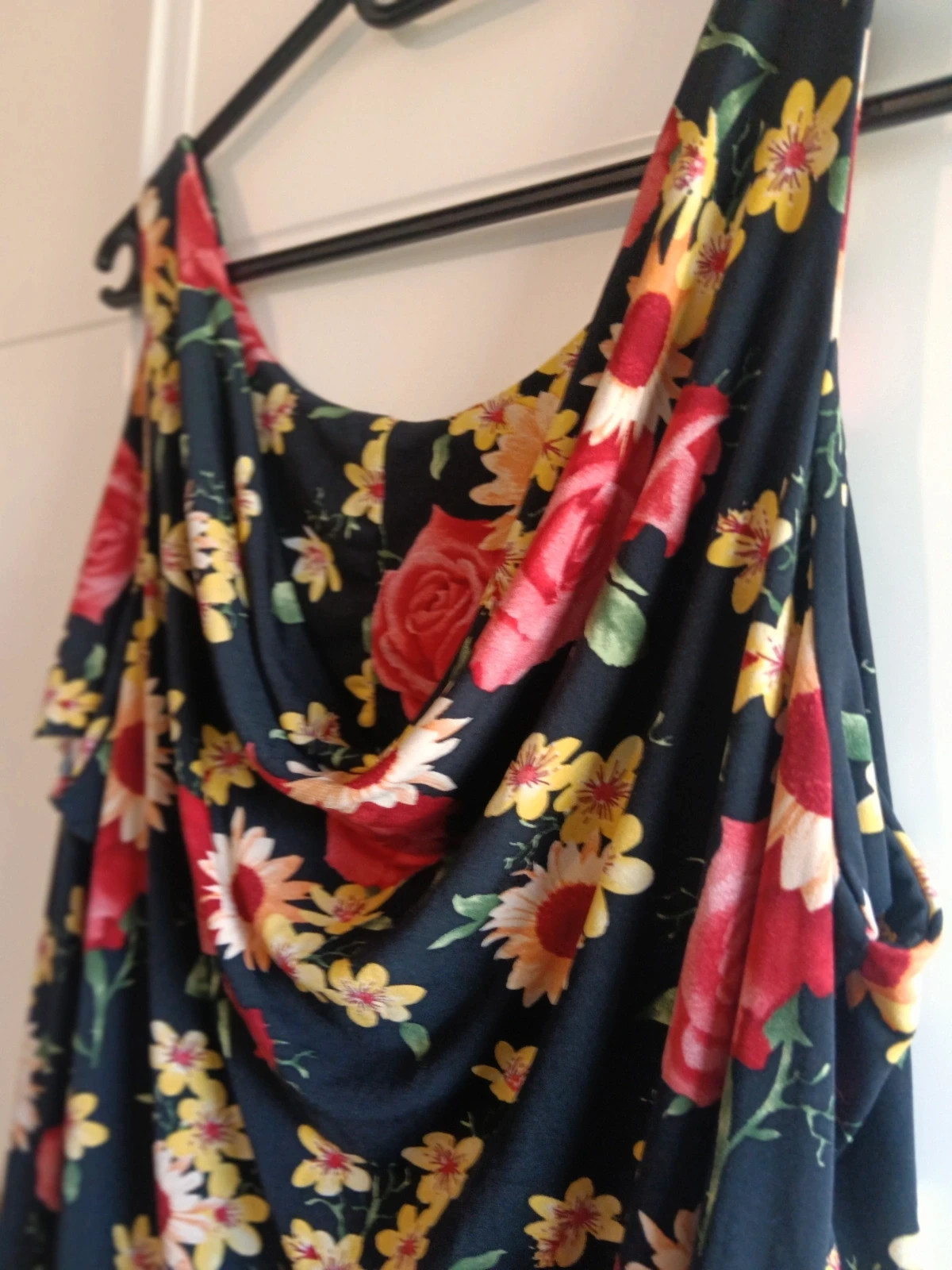 Blusa Flores cuello drapeado Negra Talla única ( Curve) Viral 🔥No envío por Vinteg Go 🙏 – moda italy – taille Taille unique 4