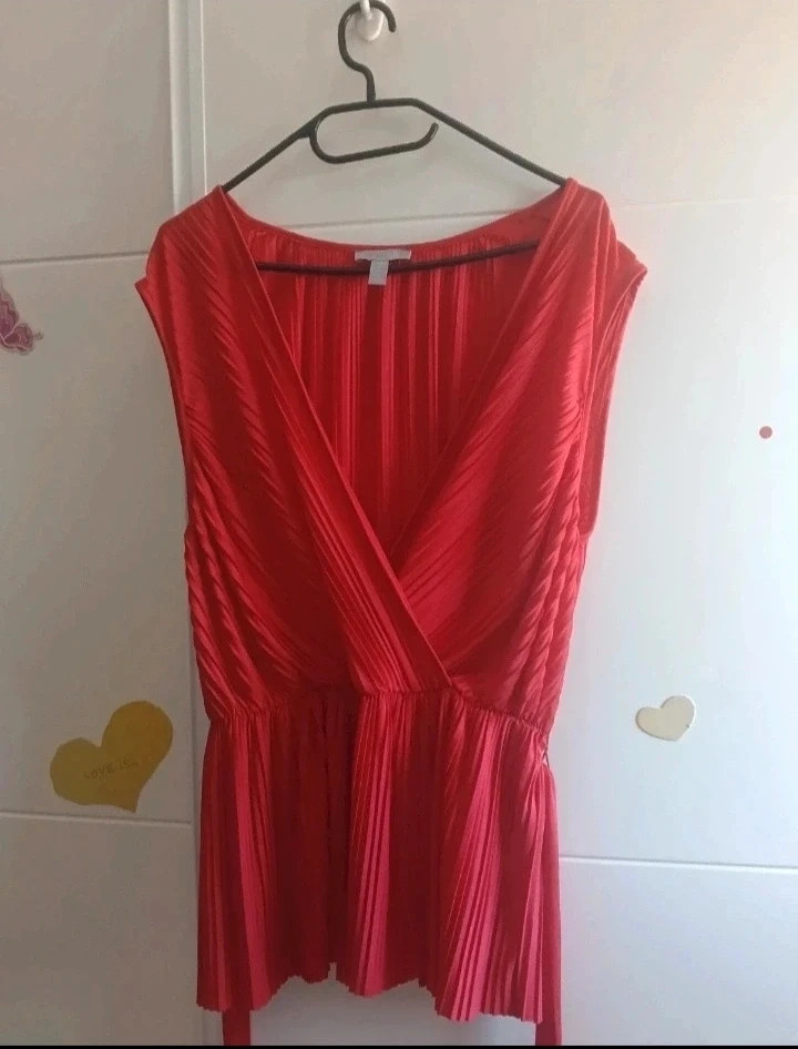 Blusa H&M Rojo viral Plisada Talla M( como nueva) No envío por Vinteg Go 🙏 – H&M – taille M / 38 / 10 3