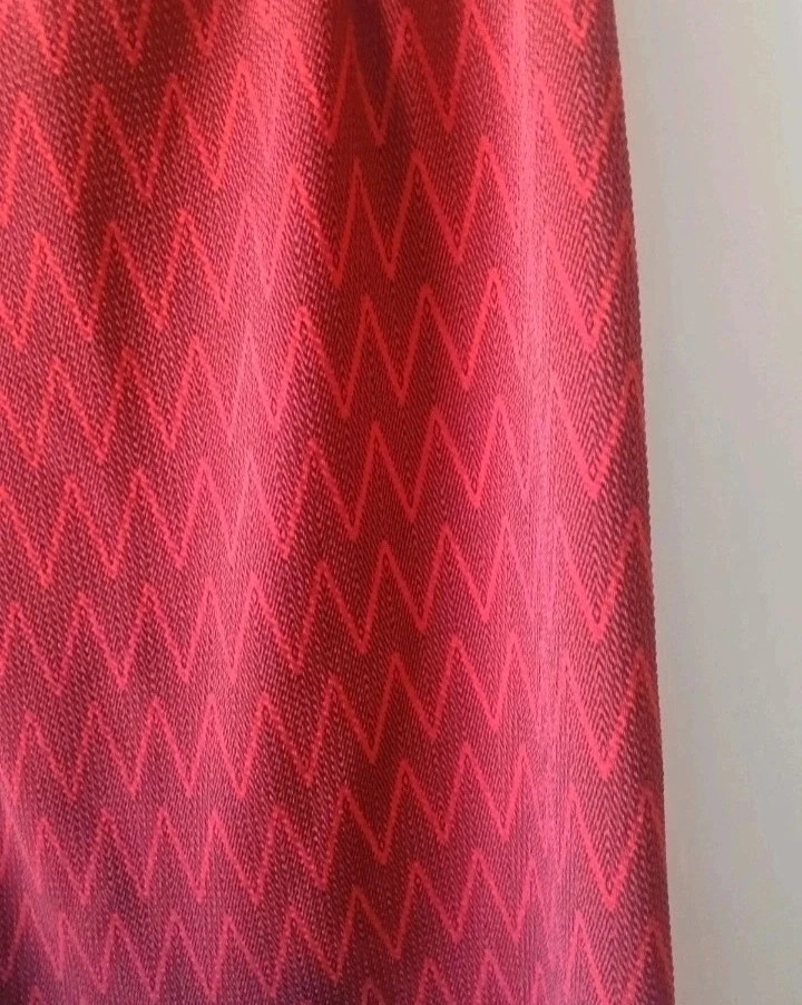 Falda Roja zigzag viral Talla 2XL perfecta No envío por Vinteg Go 🙏 – Local – taille XXL / 44 / 16 3