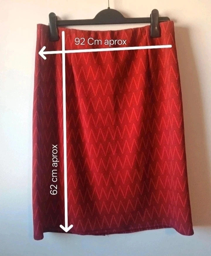 Falda Roja zigzag viral Talla 2XL perfecta No envío por Vinteg Go 🙏 – Local – taille XXL / 44 / 16