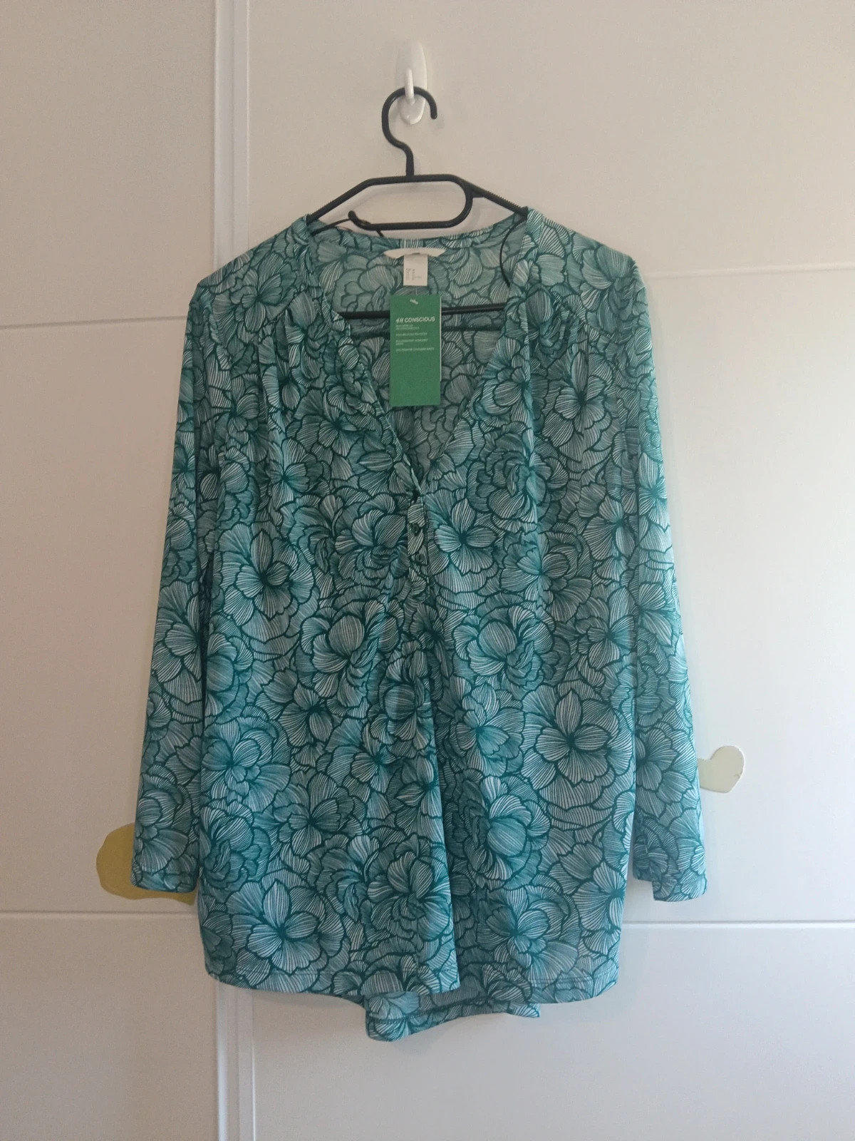 Blusa verde Flores viral H&M Talla M/38 Nueva No envío por Vinteg Go 🙏 – H&M – taille M / 38 / 10