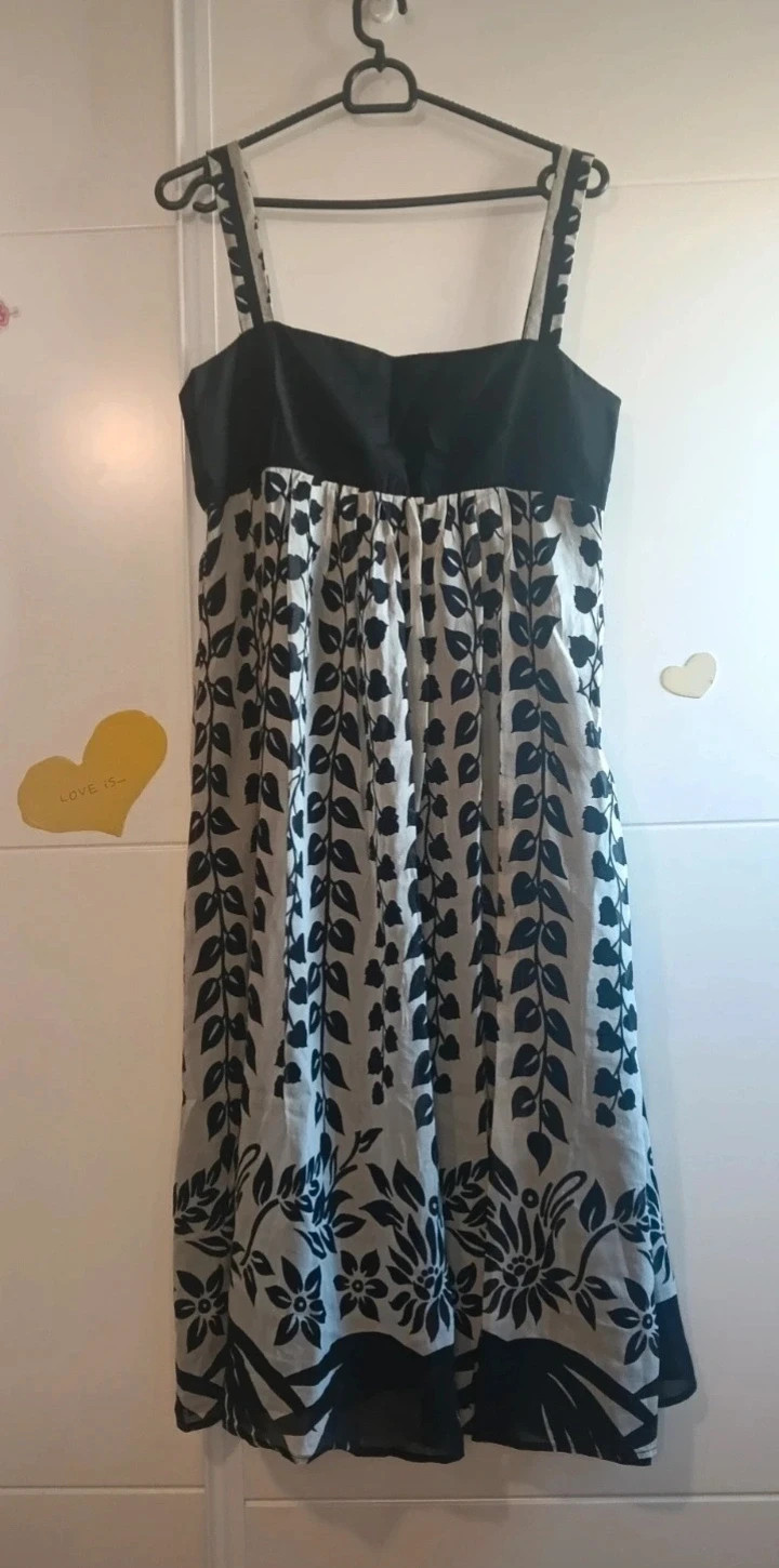 Vestido midi ZARA Talla L corte imperio floral N&B con medidas NO envío por Vinteg Go🙏 – Zara – taille L / 40 / 12