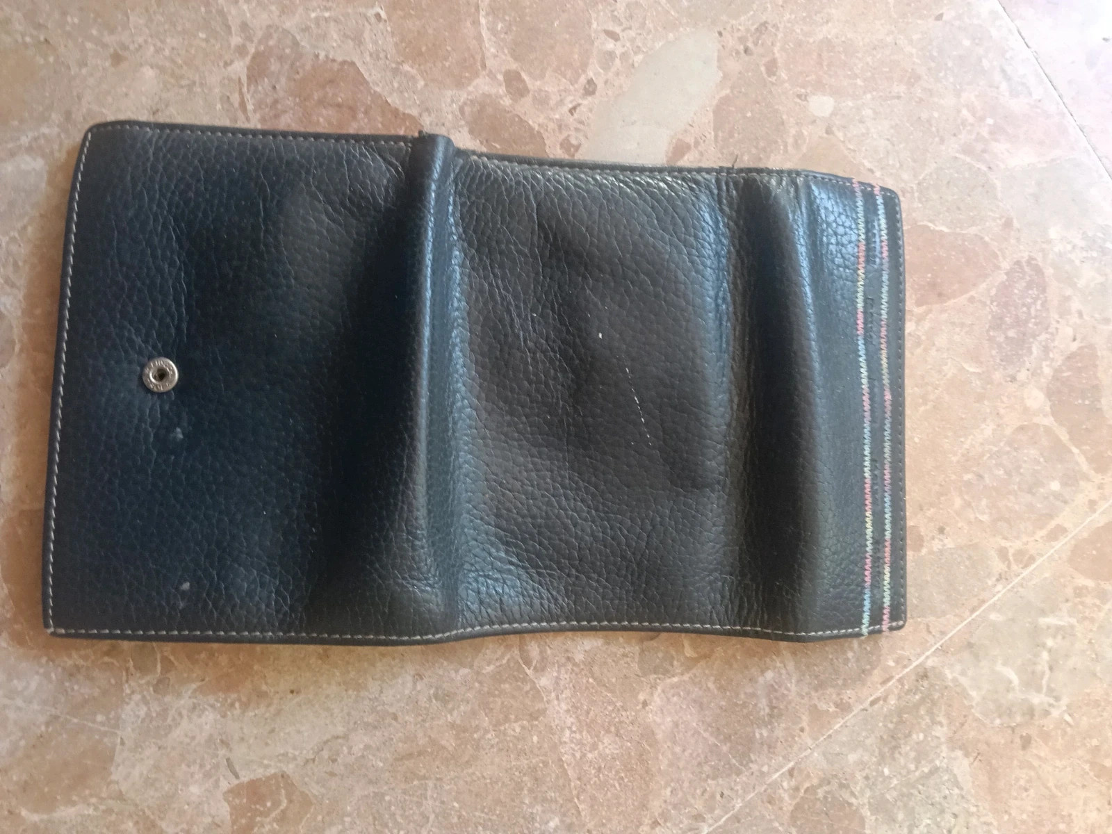 Cartera Yancci negra con bordado Viral 💥 – Yancci 3