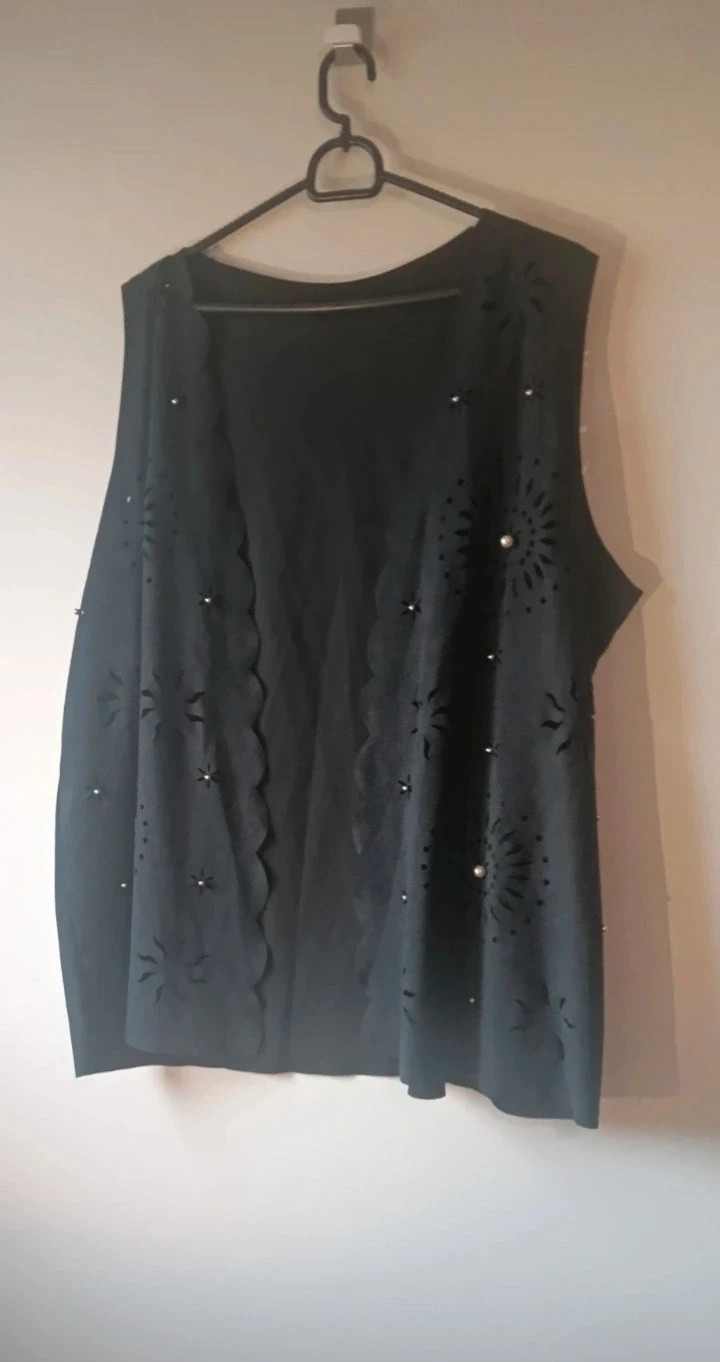 Conjunto 2 piezas Camiseta blanca y chaleco negro troquelado (Talla Única Grande)( Medidas) viral 🔥 – Local – taille Taille unique 4