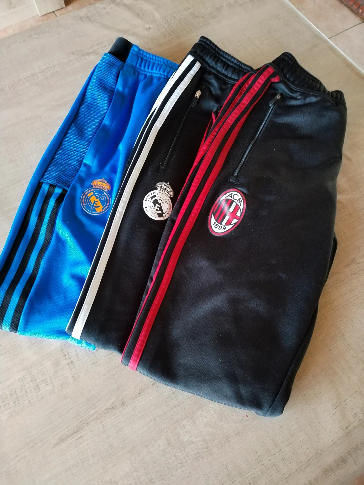 Lot jogging foot /réal Madrid / Milan AC / taille XS
