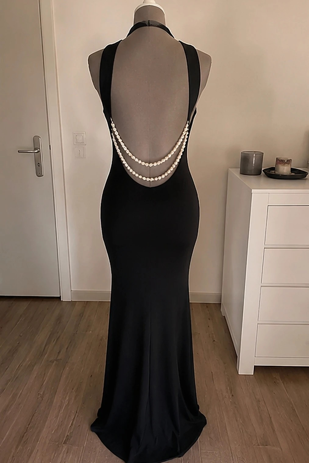 Robe longue noire dos nu perles coupe sirene taille L