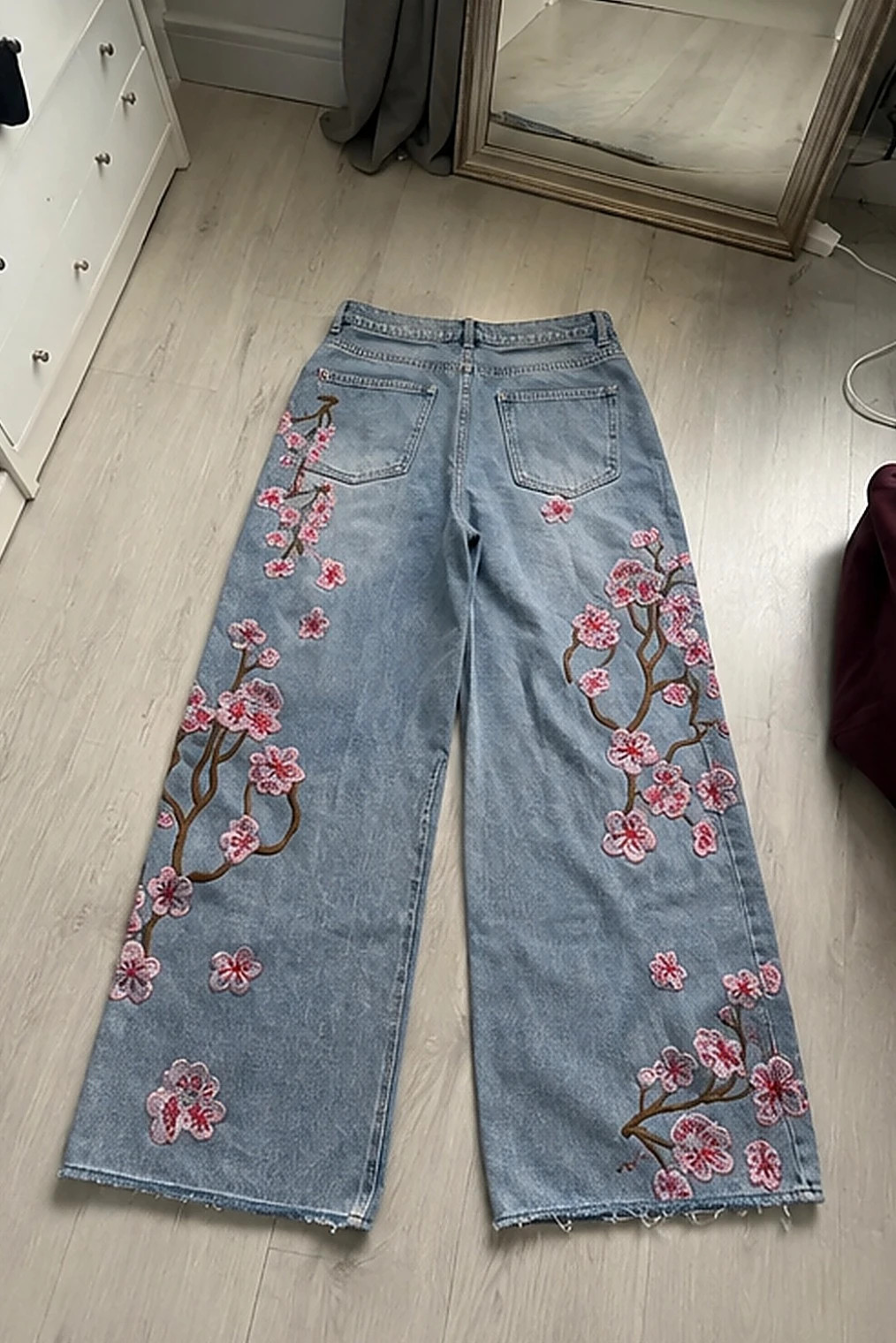 Jean ample broderie cerisiers taille M – vella – taille M 5