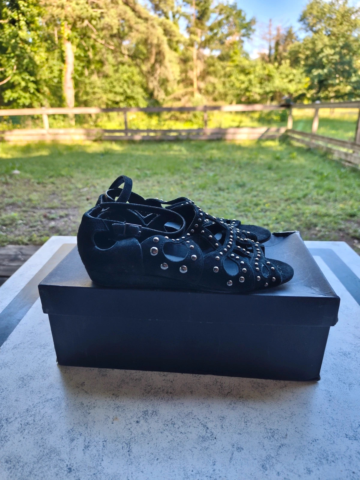 Sandales Maje noires cloutées été printemps