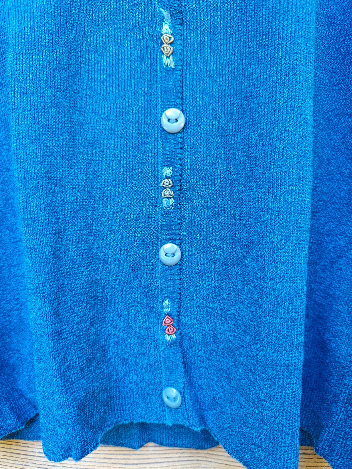 Cardigan bleu marine brodé manches 3/4 🌸 – Vintage Dressing – taille S / 36 / 8 3