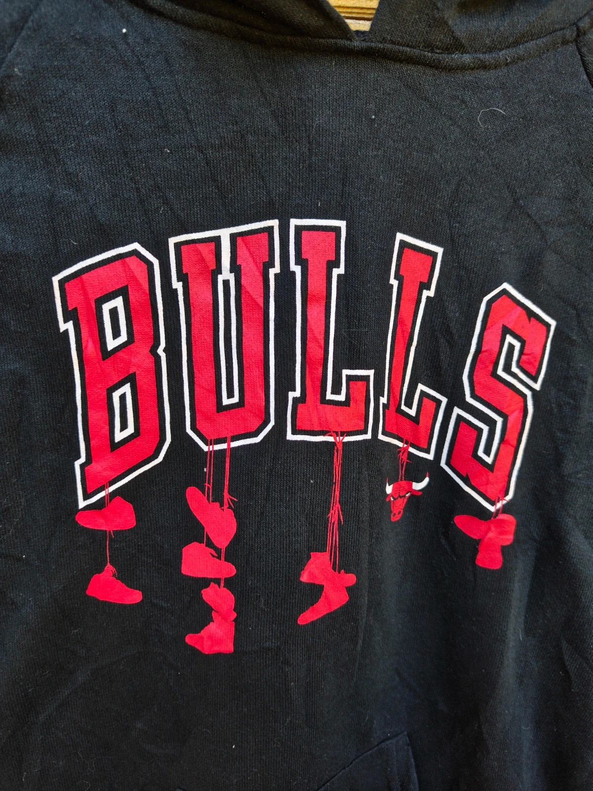 Sweat à capuche noir Chicago Bulls gros logo rouge – NBA – taille L / 40 / 12 2