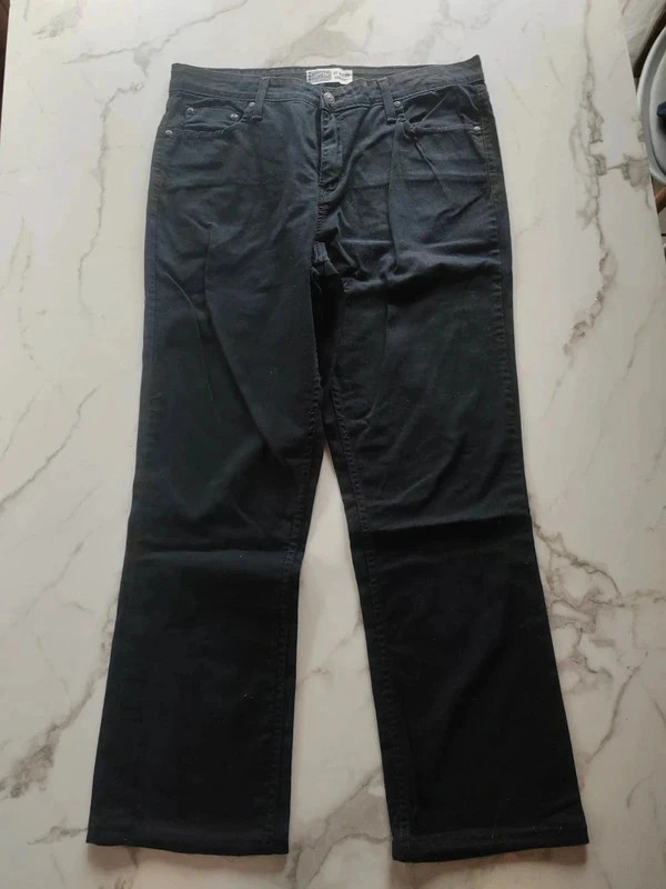 Jean Levi’s noir taille 44– coupe droite – classique – Levi's – taille XXL / 44 / 16 3