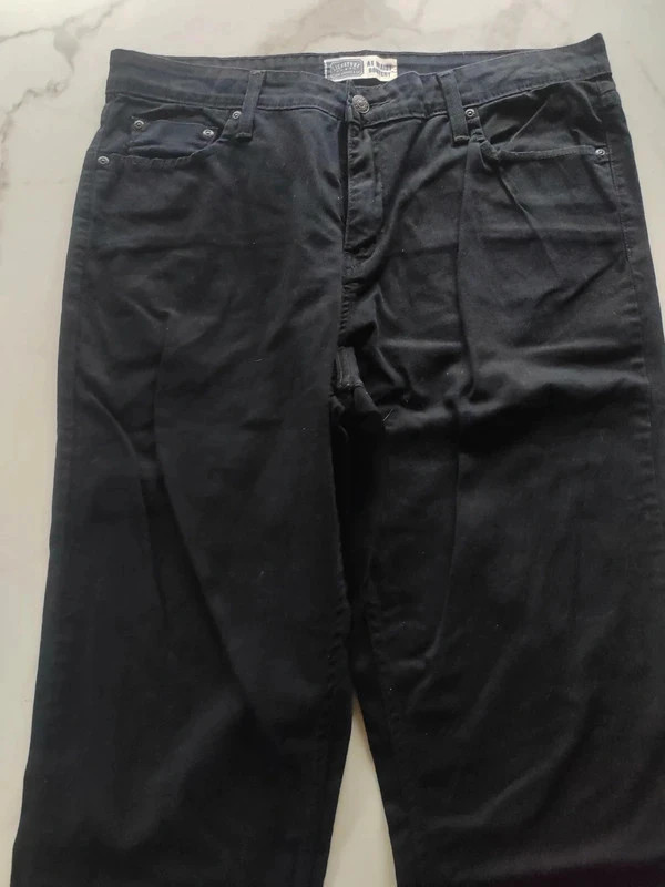 Jean Levi’s noir taille 44– coupe droite – classique – Levi's – taille XXL / 44 / 16 4