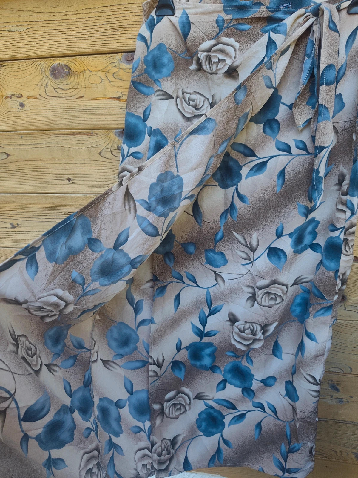Jupe paréo fleurie beige et bleue – Vintage Dressing – taille L / 40 / 12 3
