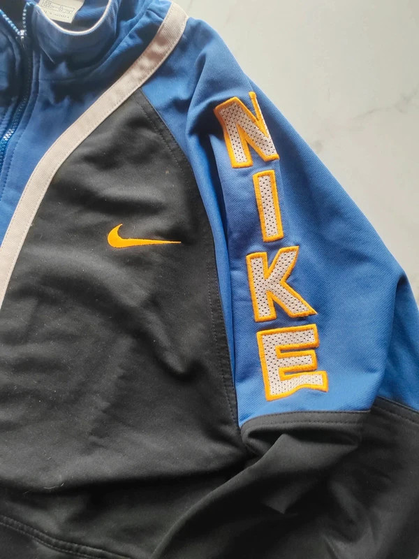Veste Nike vintage noir et bleu y2k gros logo sur la manche swoosh 90 – Nike – taille XL 3