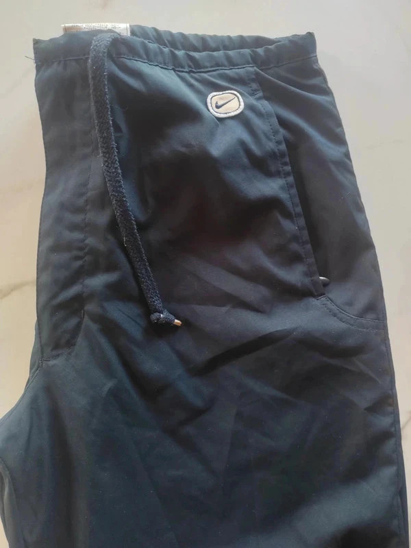 Pantalon jogging vintage 90's y2k Nike bleu marine logo brodé – Nike – taille S / 36 / 8 4