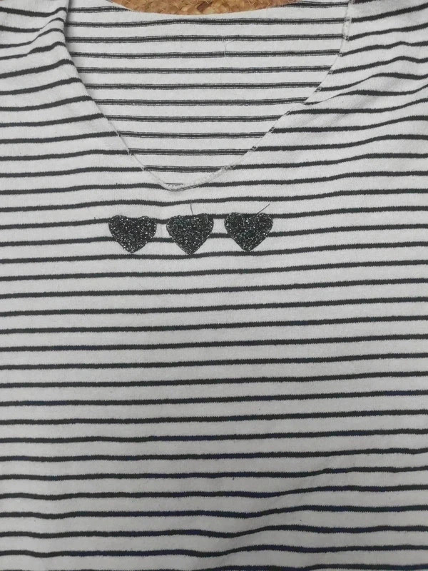 T-shirt marinière coeur noir et blancs, coeur pailletés – Vintage Dressing – taille M / 38 / 10 4