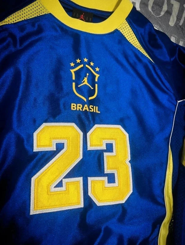 Maillot Brésil Coupe du Monde 2026 – Édition rare / rupture de stock – Jordan – taille M 4