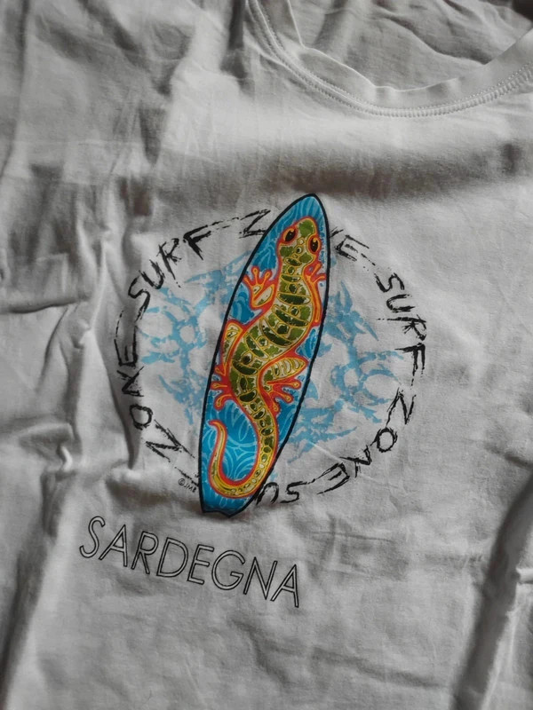 T-shirt blanc Sardegna surf – Taille L – graphique été – Roly – taille L 3
