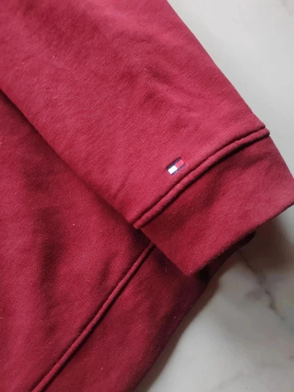Sweat Tommy Hilfiger rouge logo H – vintage streetwear – Tommy Hilfiger – taille M / 38 / 10 4