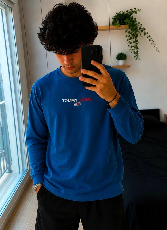 T-shirt manches longues Tommy jeans bleu pétant très bon état