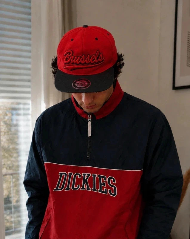 Casquette plate vintage brussels rouge et noir brodée – Vintage Dressing – taille Taille unique 2