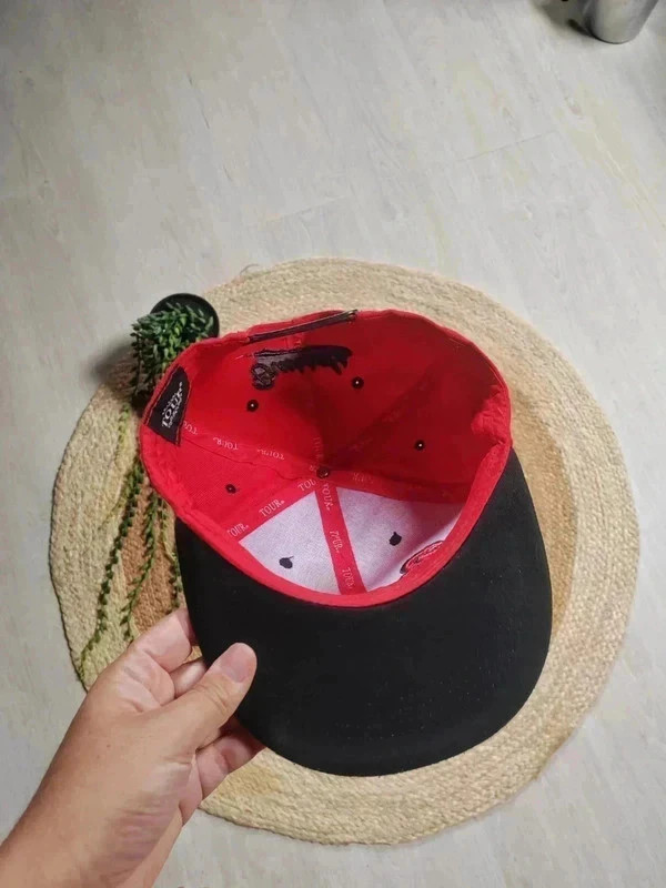 Casquette plate vintage brussels rouge et noir brodée – Vintage Dressing – taille Taille unique 5