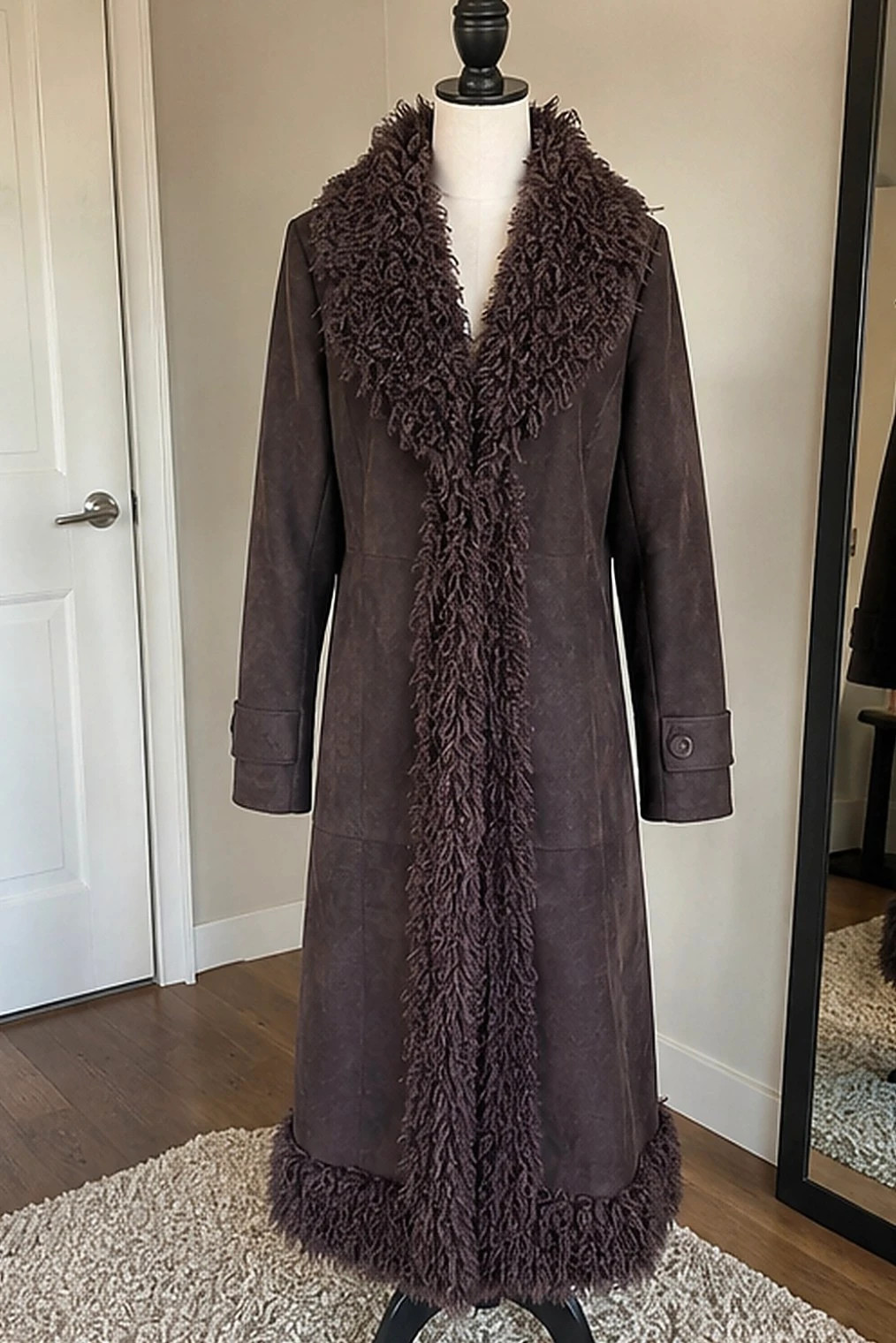 Manteau long effet daim prune avec fausse fourrure taille S – Ateliers Vézelay – taille S / 36 / 8
