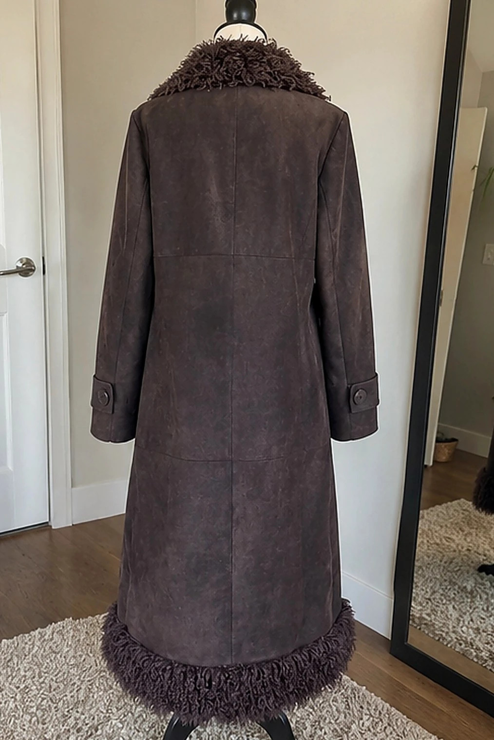 Manteau long effet daim prune avec fausse fourrure taille S – Ateliers Vézelay – taille S / 36 / 8 2
