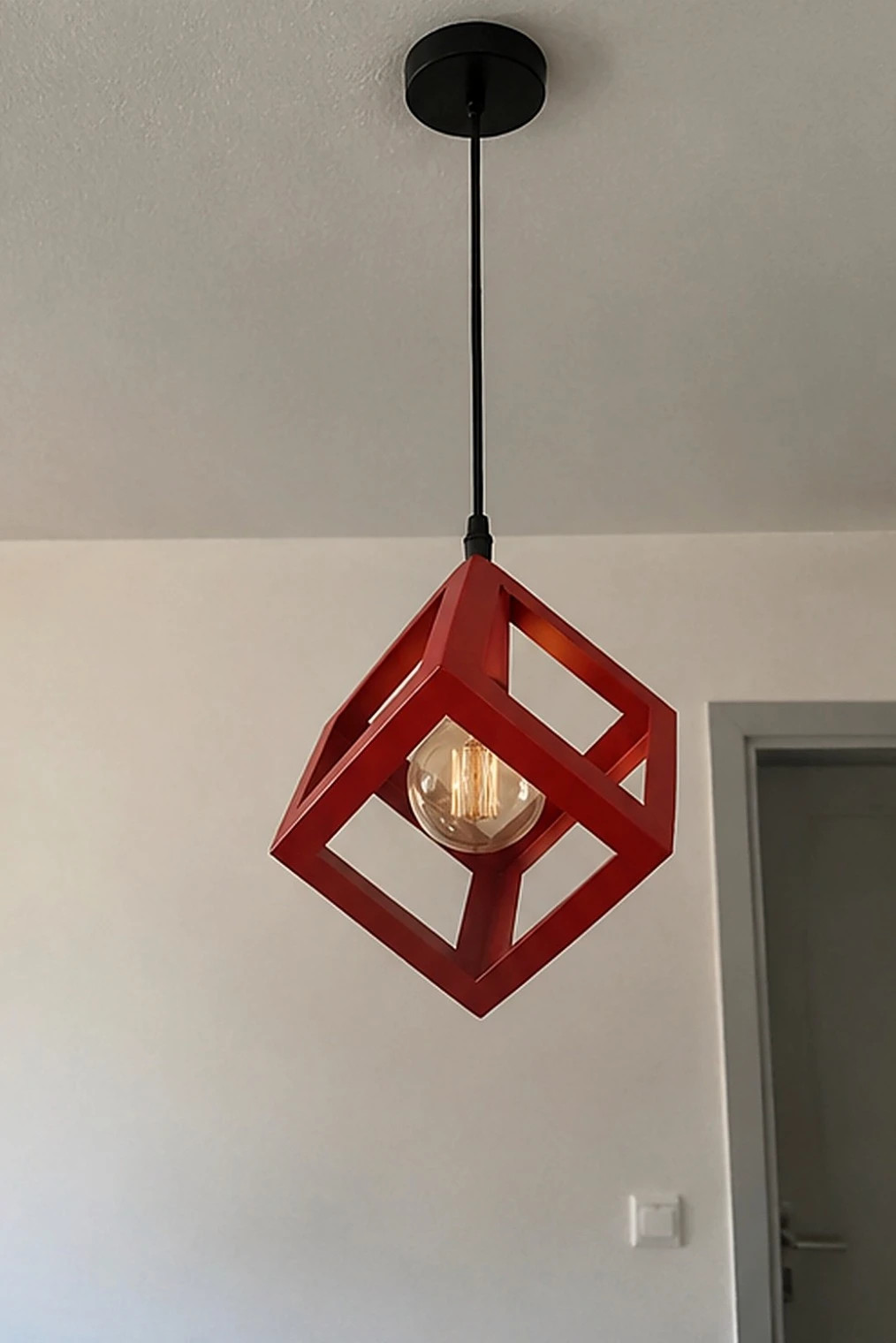 Suspension industrielle cube metal rouge luminaire décoration moderne cubique – Officina Norcia 2