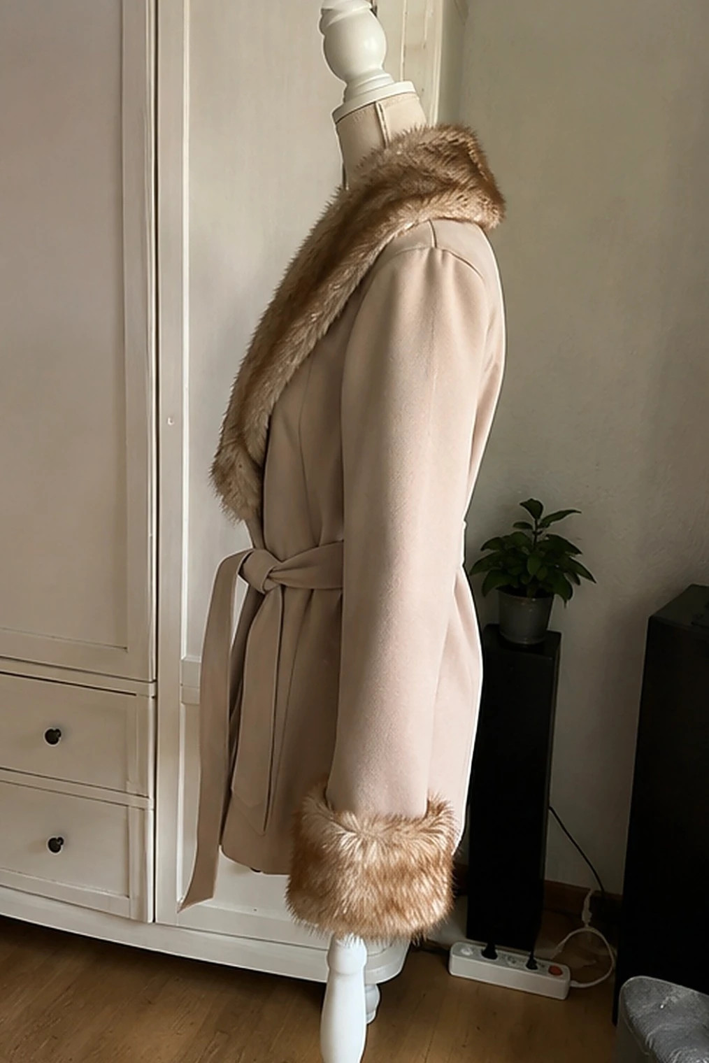 Veste kaki courte col et poignets fausse fourrure taille S – Fabrique Samoëns – taille S / 36 / 8 3