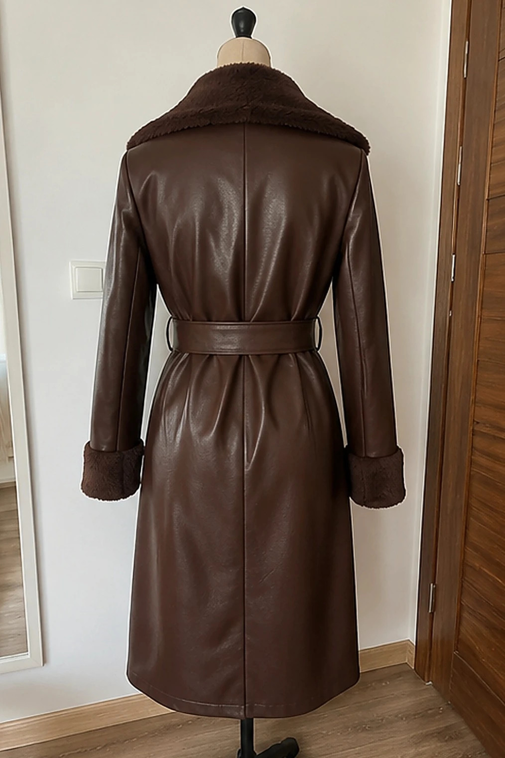 Manteau long similicuir tabac avec col et poignets fausse fourrure – Ateliers Provins – taille S / 36 / 8 2
